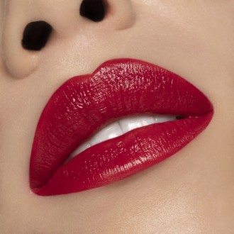 puroBIO-Lipstick-103-ROSSO-FRAGOLA-su-pelle-chiara